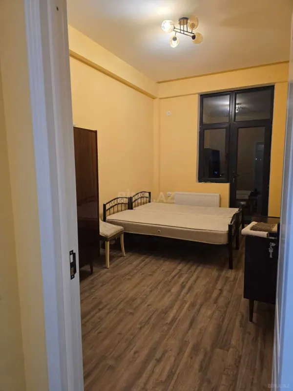 Kirayə verilir 2 otaqlı mənzil 65 m²