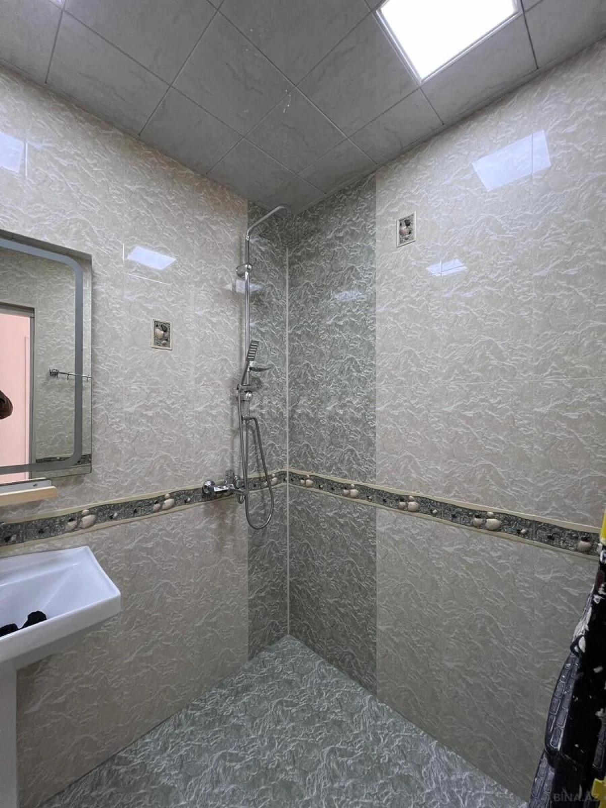 Satılır 2 otaqlı mənzil 65 m²