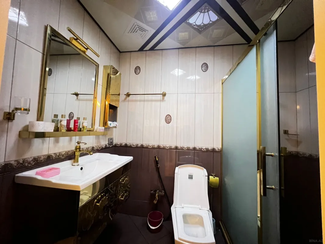 Kirayə verilir 4 otaqlı mənzil 236 m²