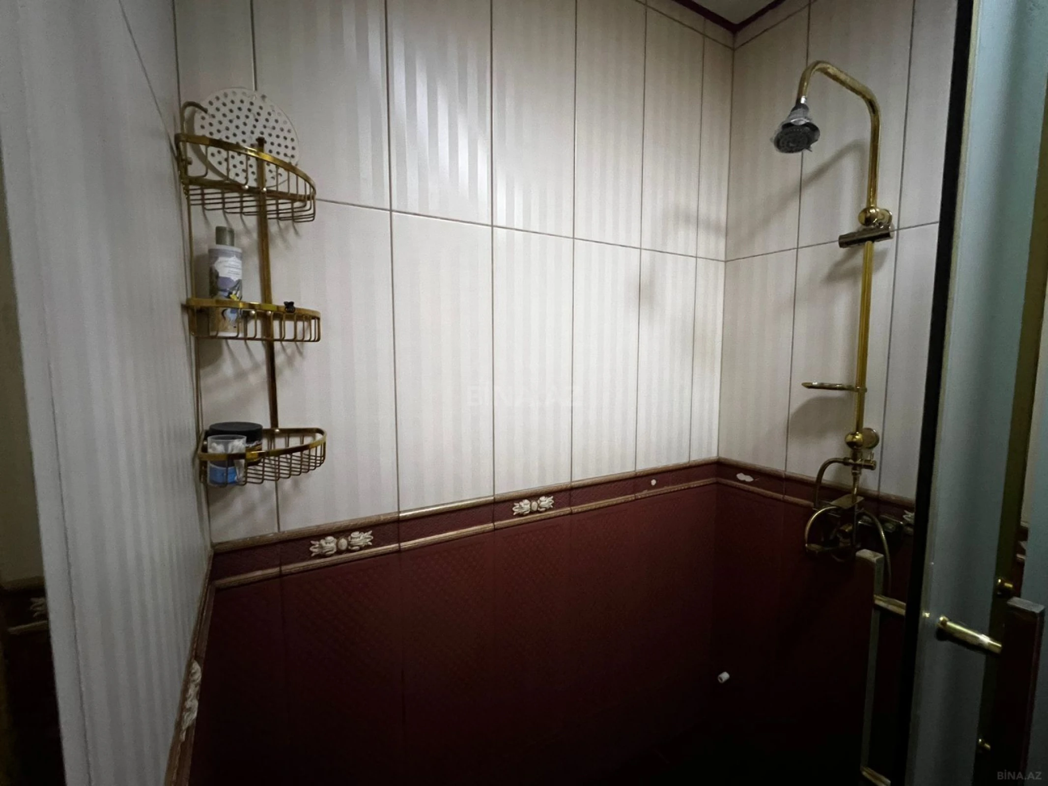 Kirayə verilir 4 otaqlı mənzil 236 m²