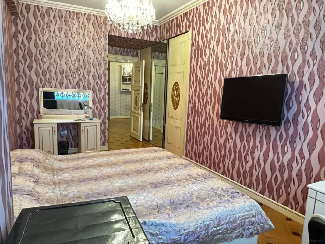 Kirayə verilir 4 otaqlı mənzil 236 m²