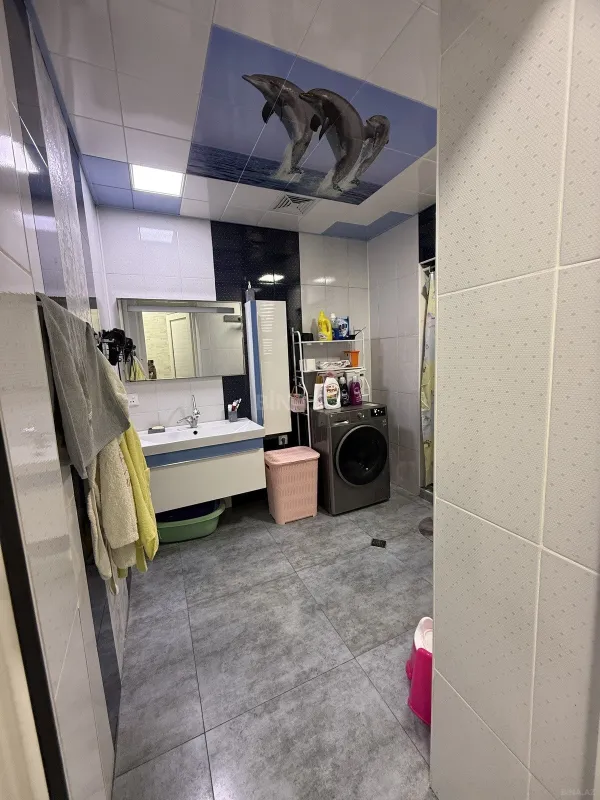 Satılır 5 otaqlı həyət evi 200 m²