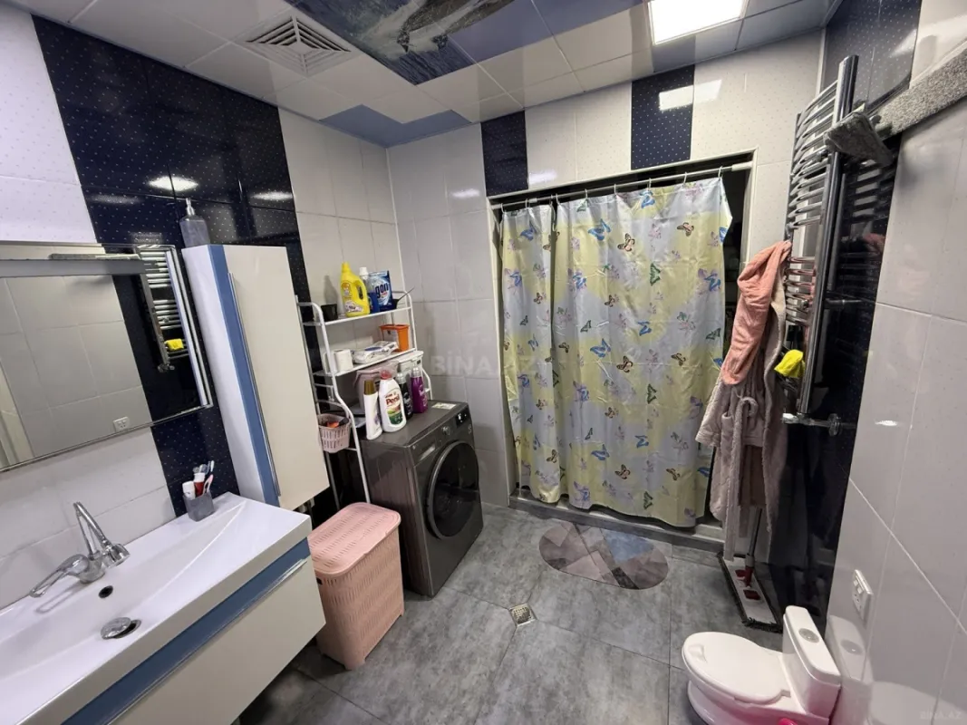 Satılır 5 otaqlı həyət evi 200 m²