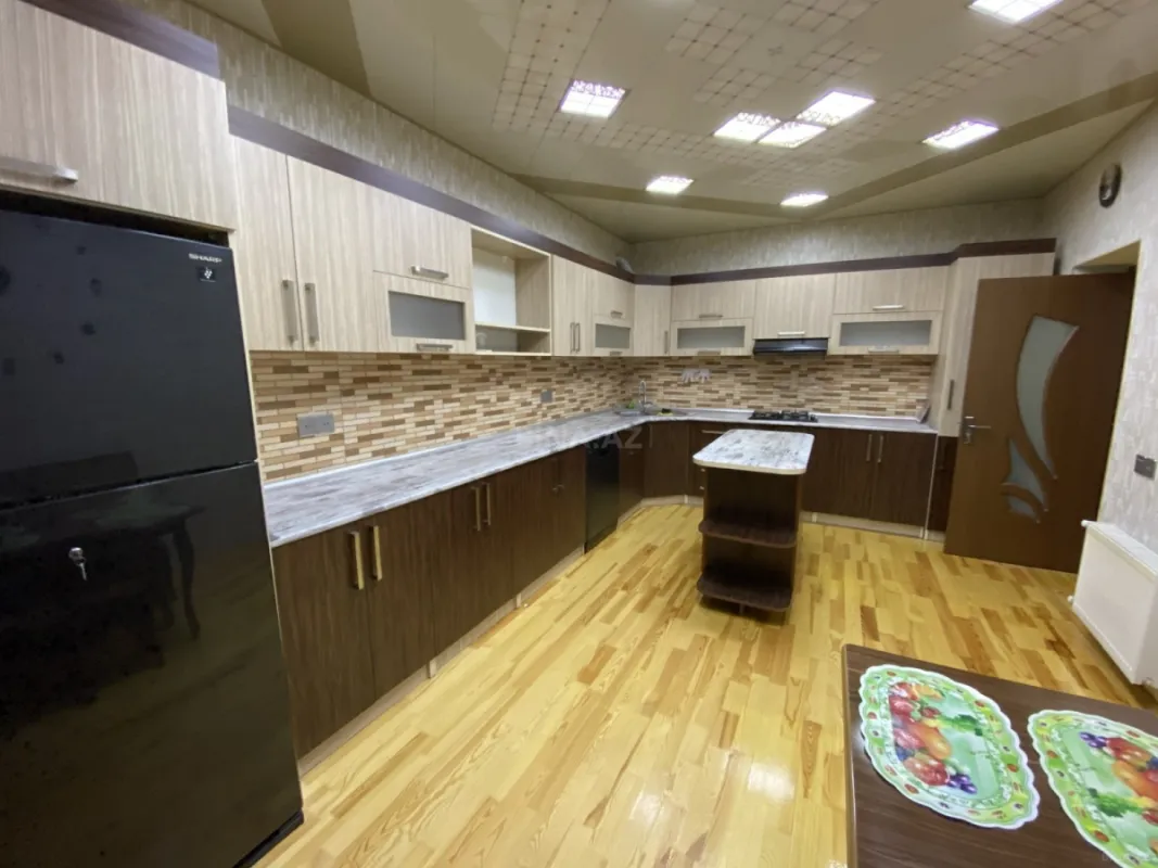 Satılır 5 otaqlı həyət evi 200 m²