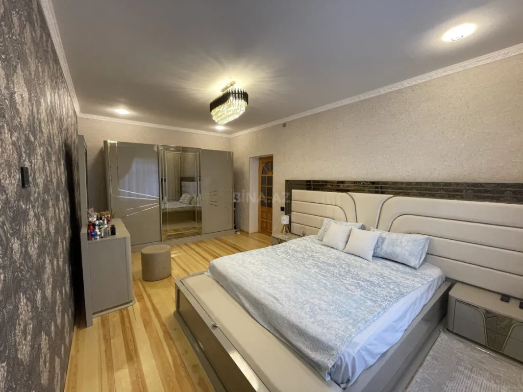 Satılır 5 otaqlı həyət evi 200 m²
