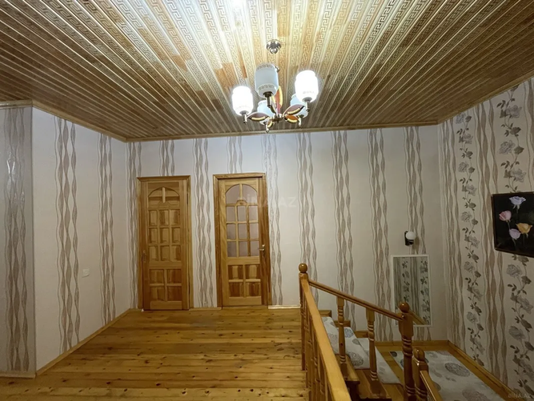 Satılır 5 otaqlı həyət evi 200 m²