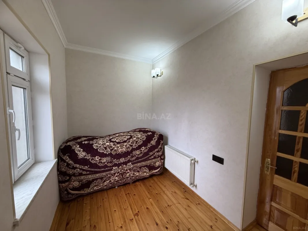 Satılır 5 otaqlı həyət evi 200 m²