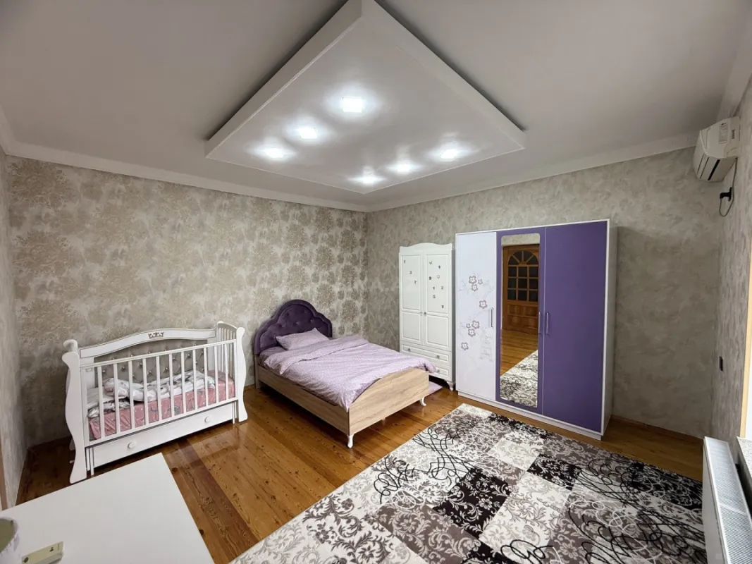 Satılır 5 otaqlı həyət evi 200 m²