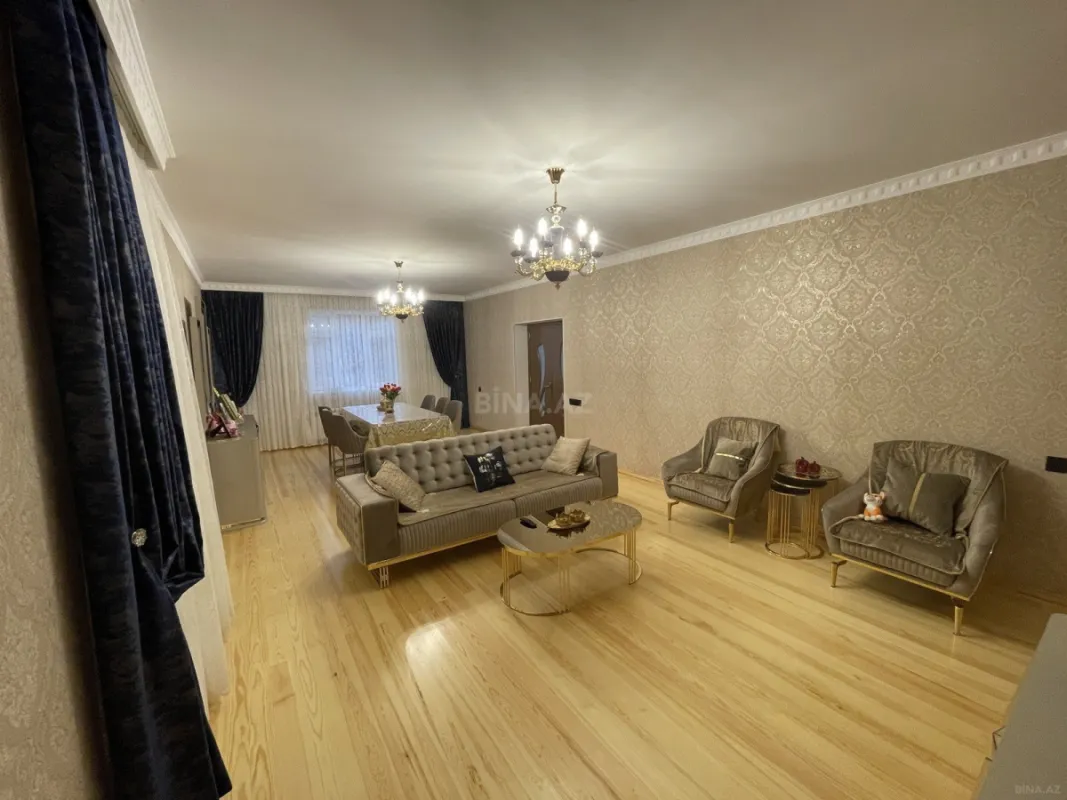 Satılır 5 otaqlı həyət evi 200 m²