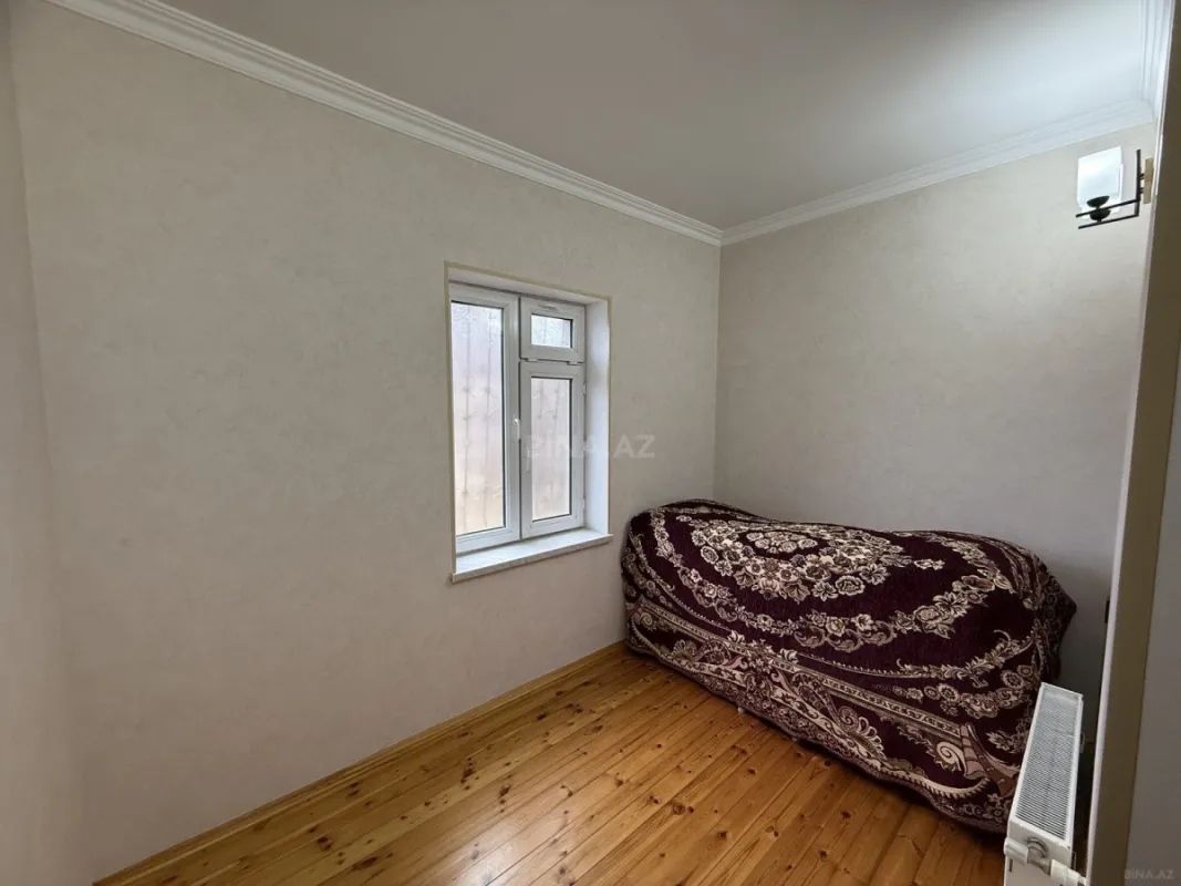 Satılır 5 otaqlı həyət evi 200 m²