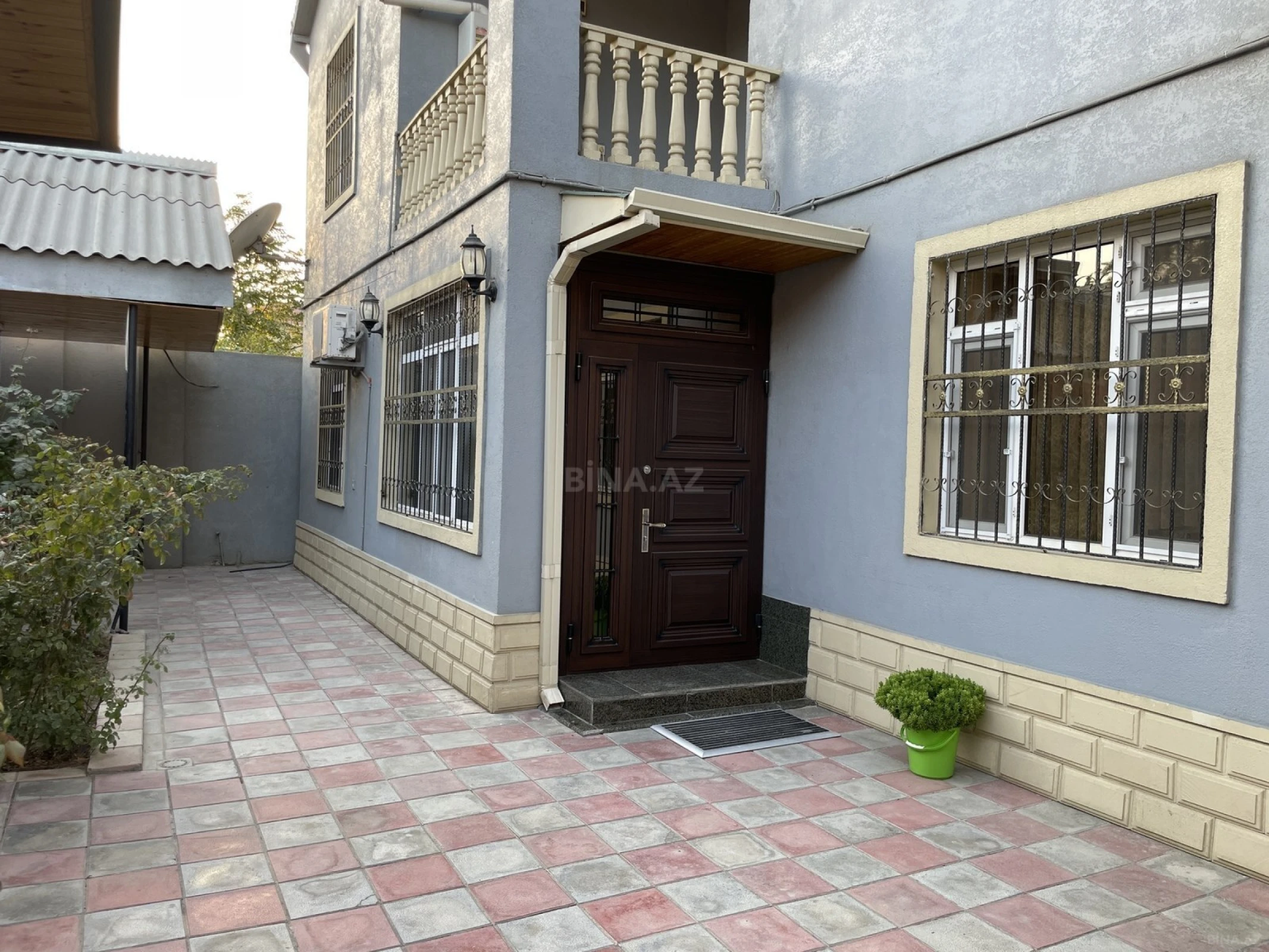 Satılır 5 otaqlı həyət evi 200 m²