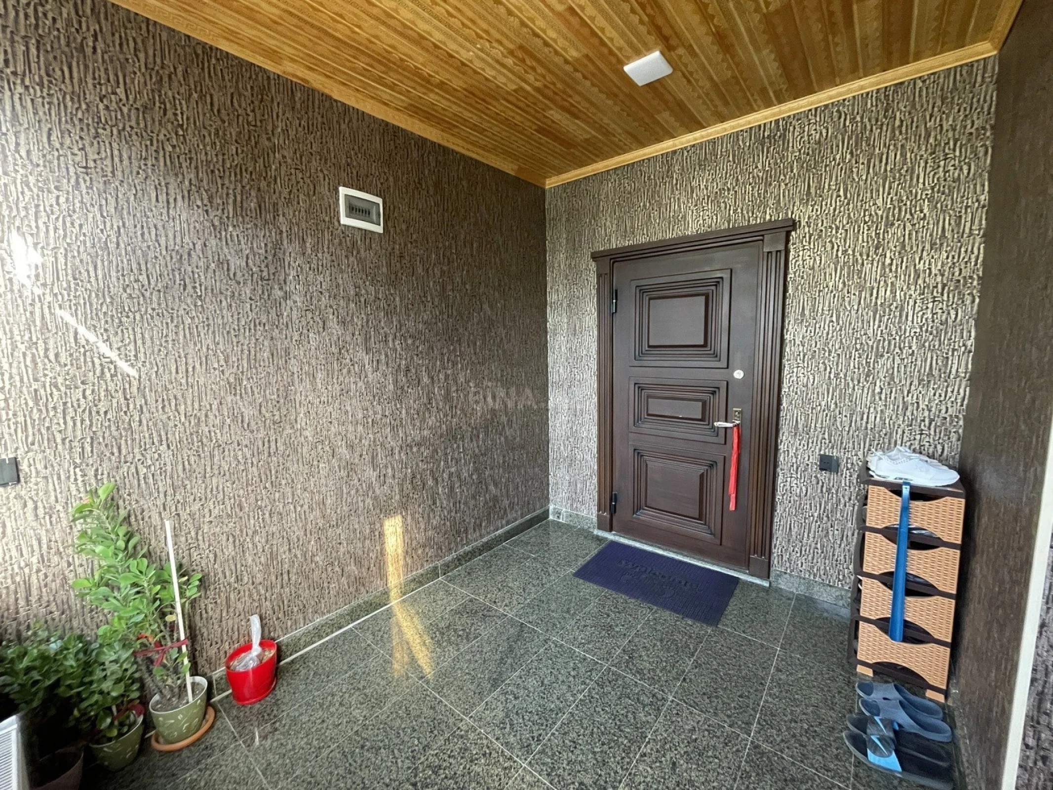 Satılır 5 otaqlı həyət evi 200 m²