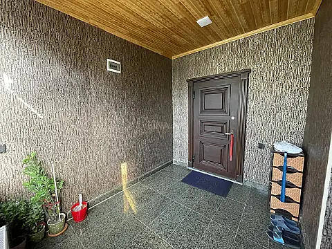 Satılır 5 otaqlı həyət evi 200 m²