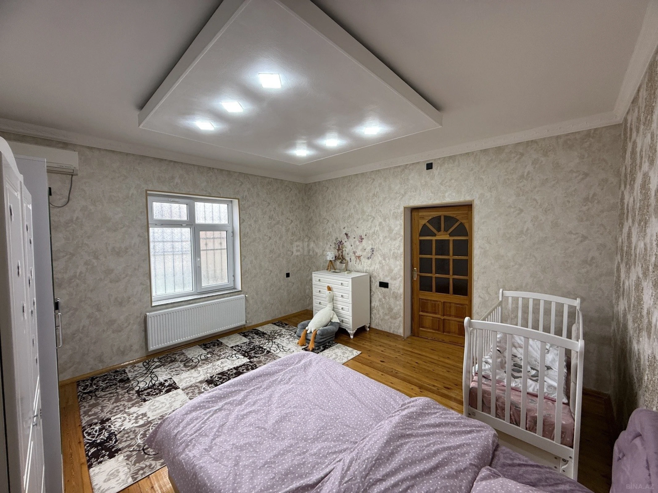 Satılır 5 otaqlı həyət evi 200 m²