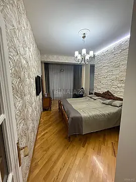 Satılır 3 otaqlı mənzil 134 m²