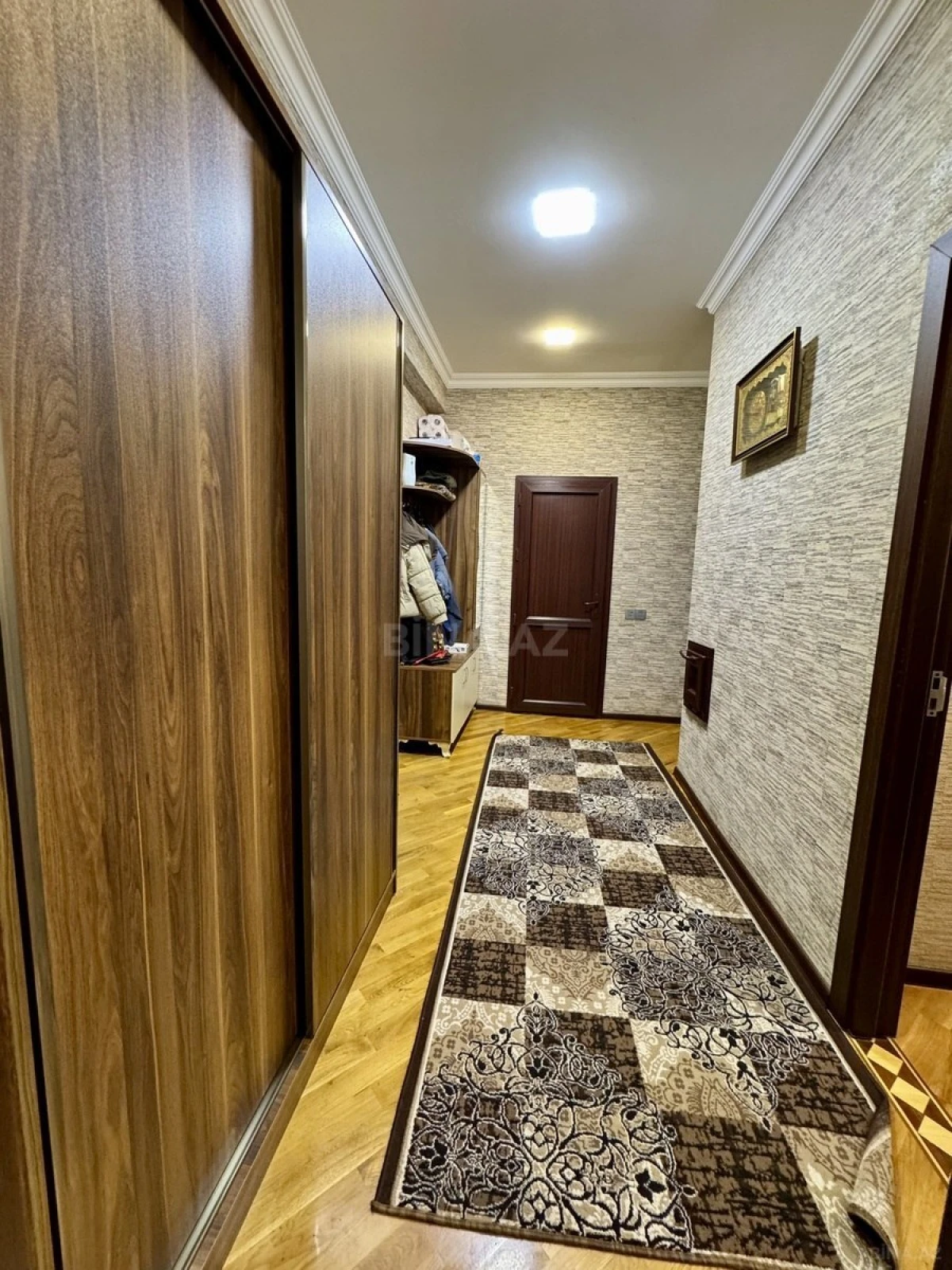 Satılır 2 otaqlı mənzil 76 m²