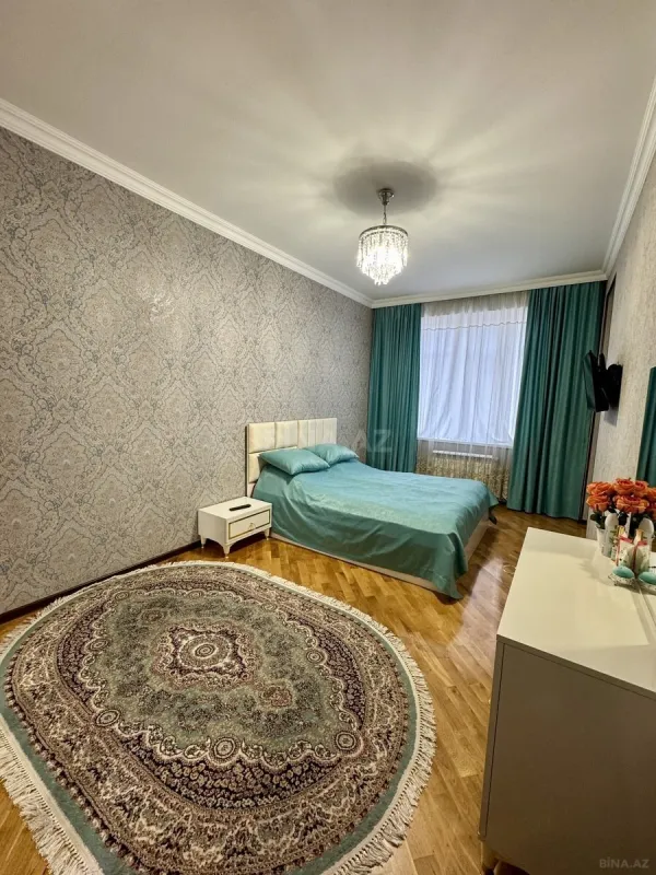 Satılır 2 otaqlı mənzil 76 m²