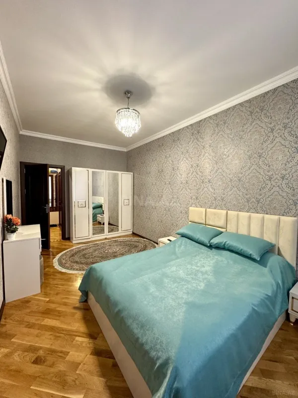 Satılır 2 otaqlı mənzil 76 m²