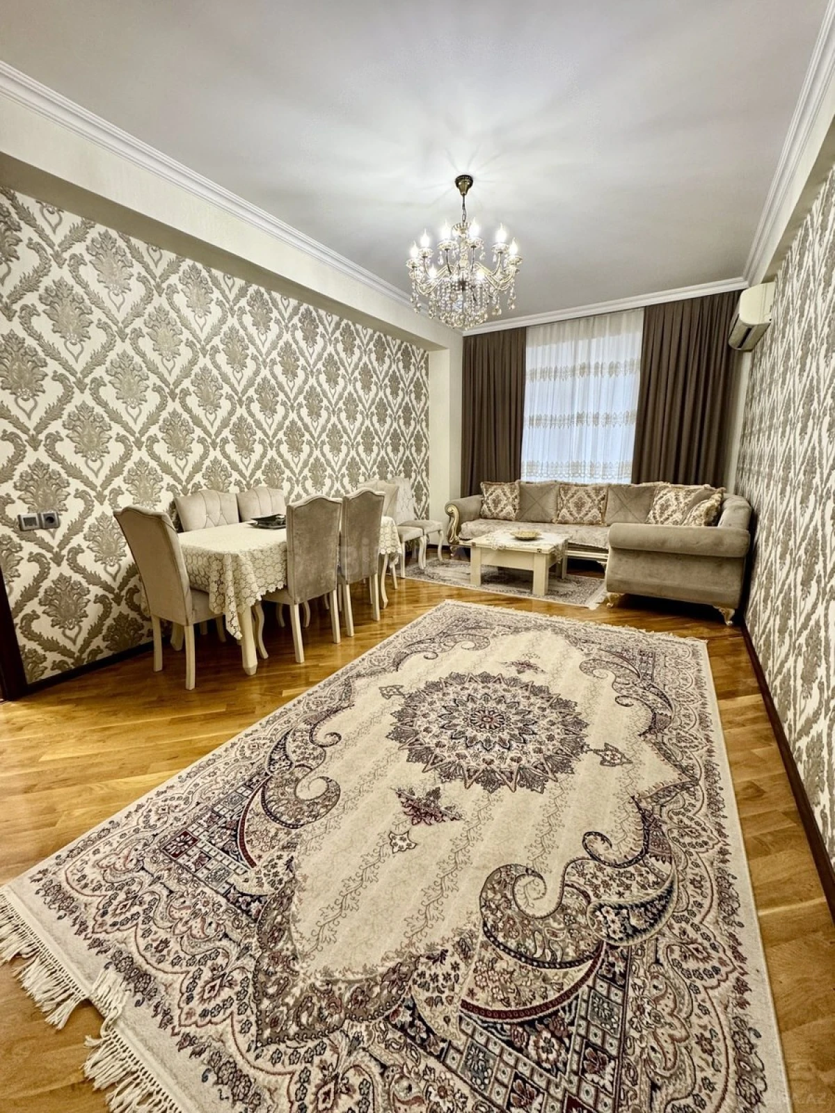Satılır 2 otaqlı mənzil 76 m²