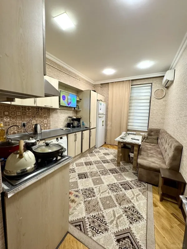 Satılır 2 otaqlı mənzil 76 m²