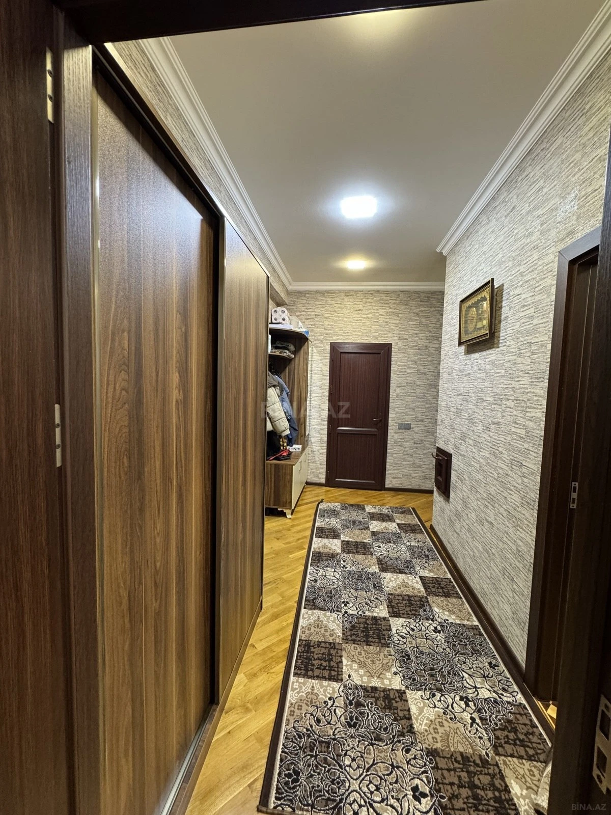 Satılır 2 otaqlı mənzil 76 m²