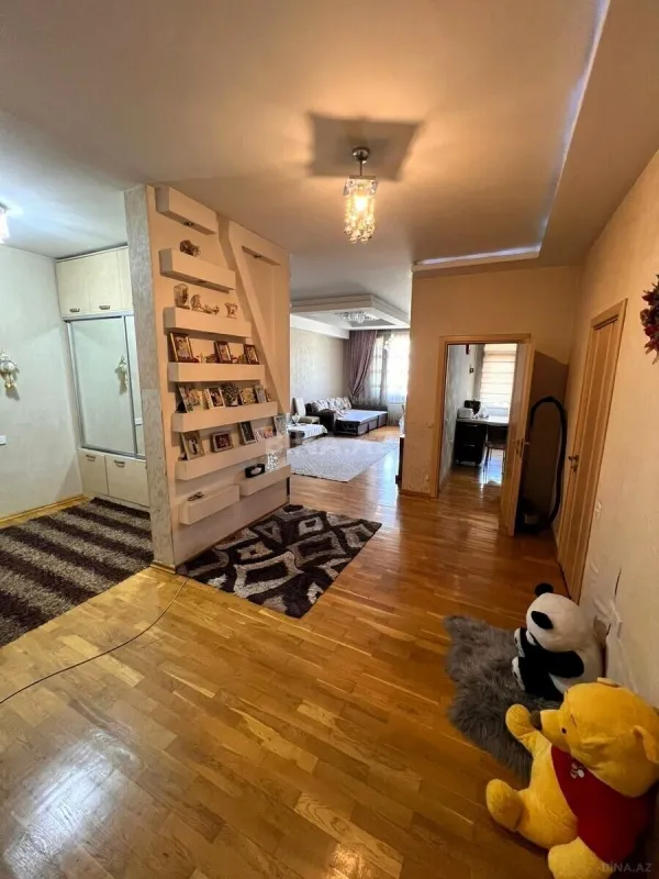 Satılır 2 otaqlı mənzil 108 m²