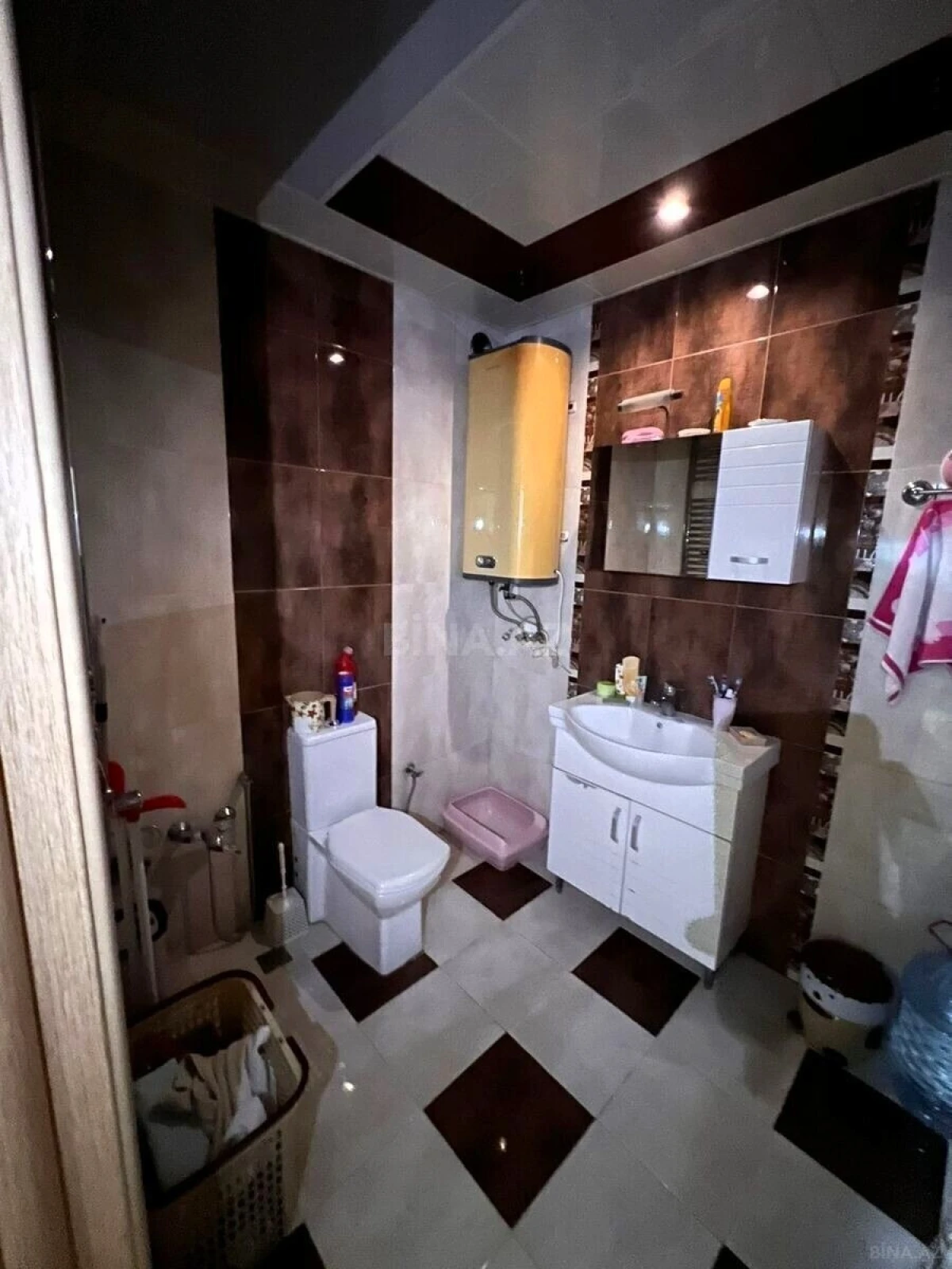 Satılır 2 otaqlı mənzil 108 m²