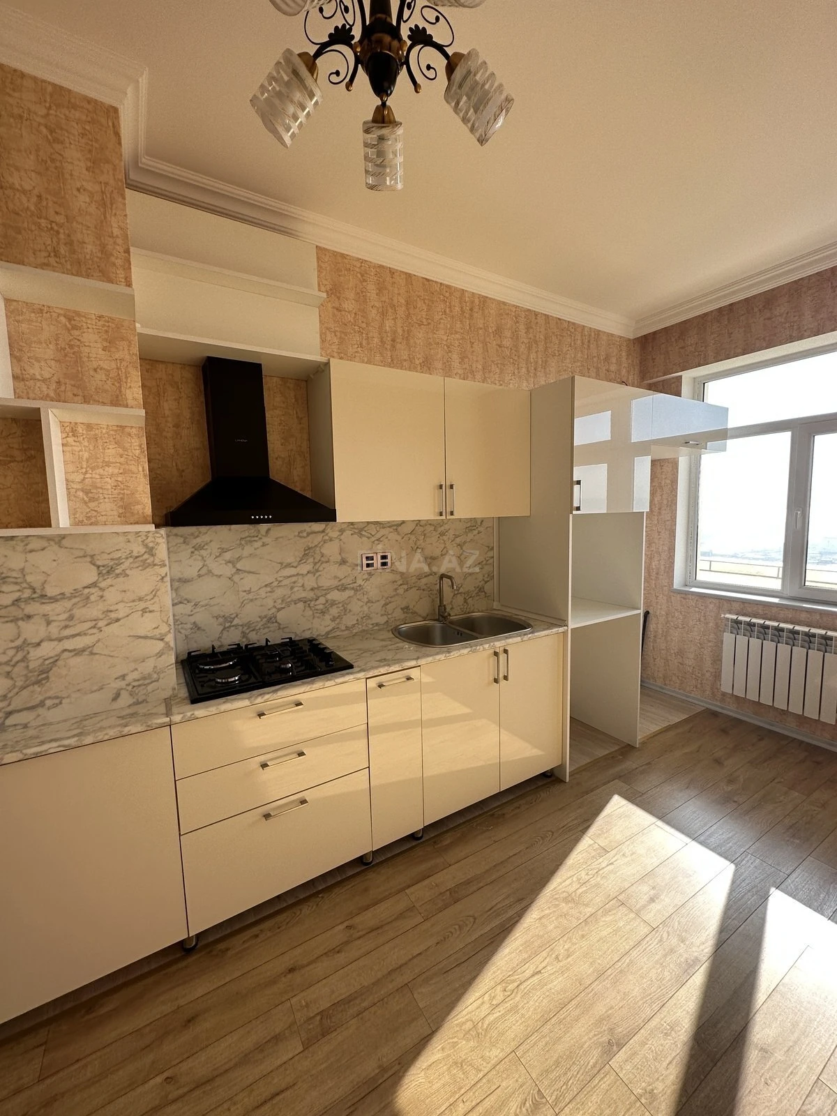 Satılır 2 otaqlı mənzil 98 m²