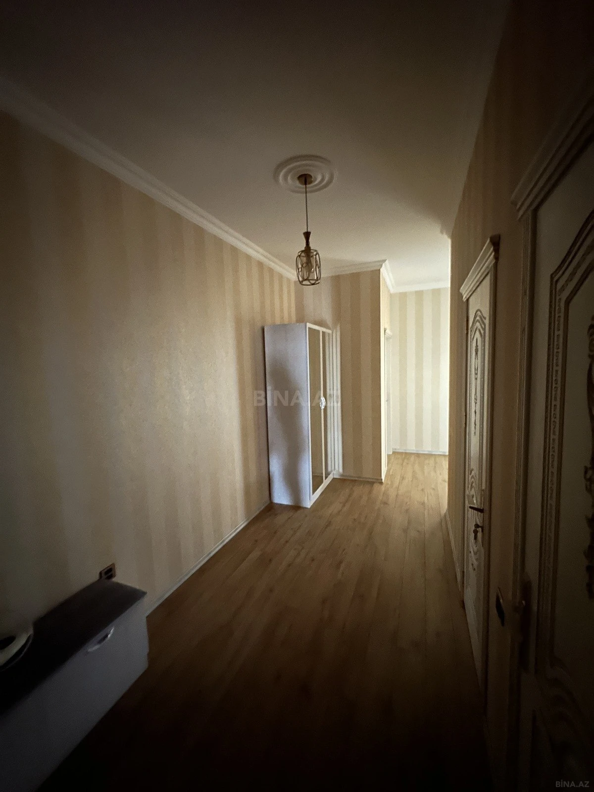 Satılır 2 otaqlı mənzil 98 m²