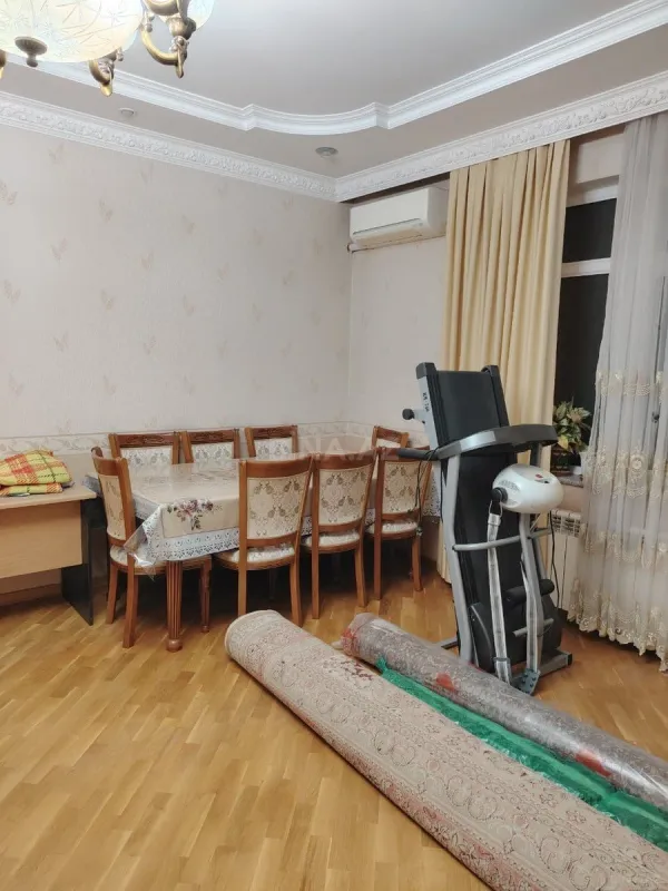 Kirayə verilir 2 otaqlı mənzil 95 m²