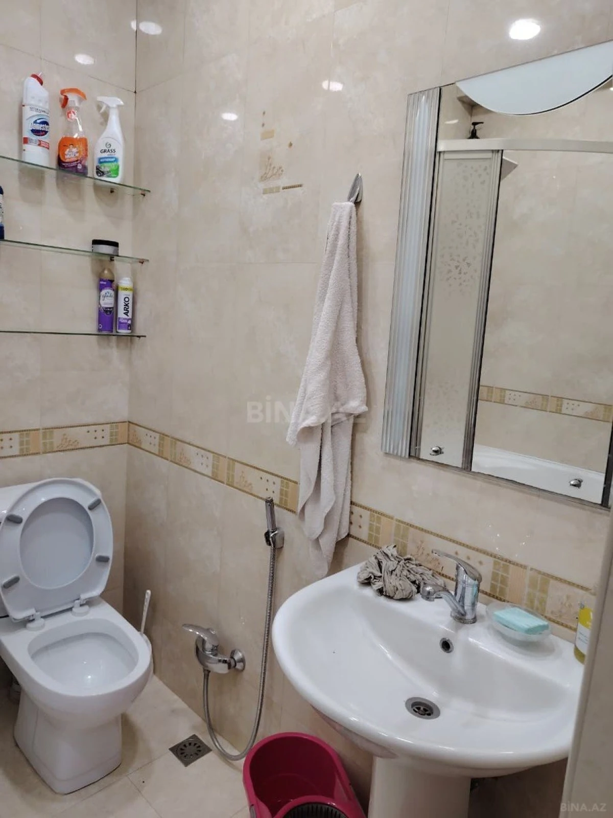 Kirayə verilir 2 otaqlı mənzil 95 m²