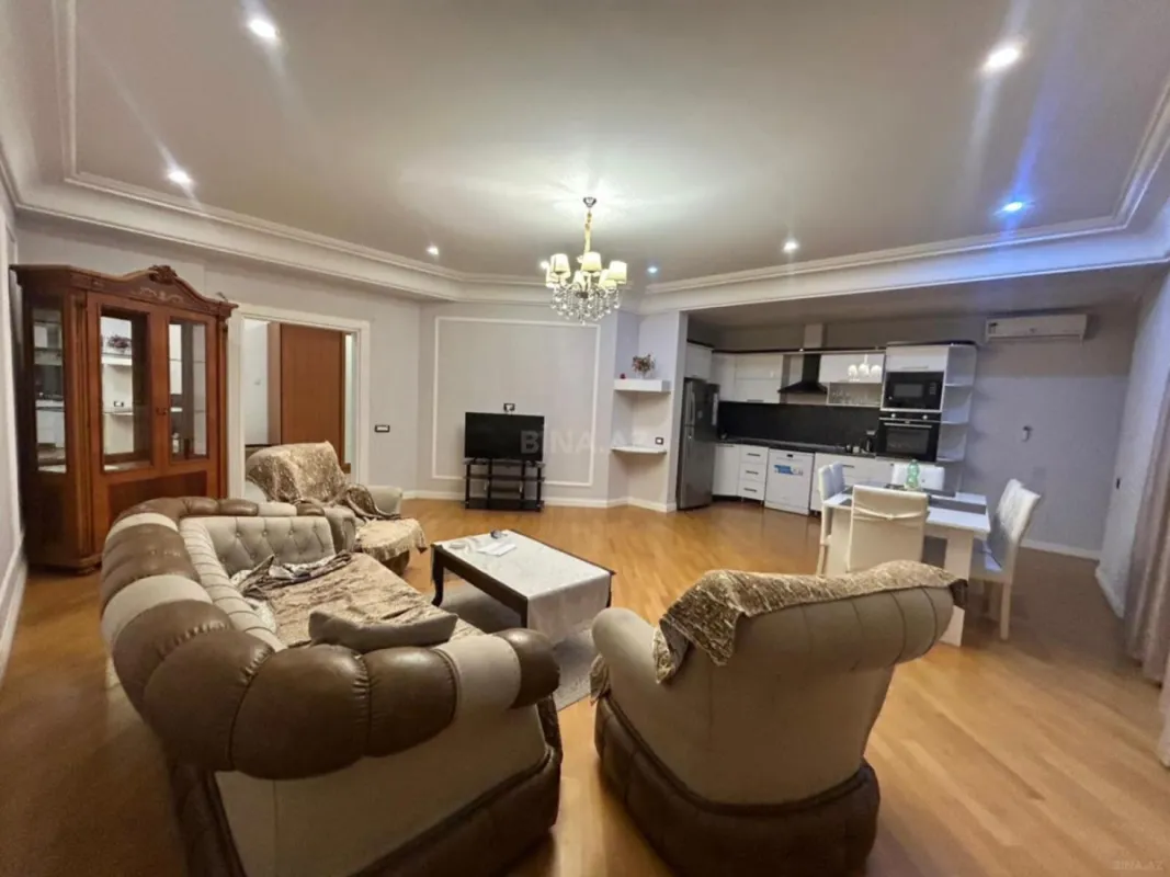 Kirayə verilir 3 otaqlı mənzil 150 m²