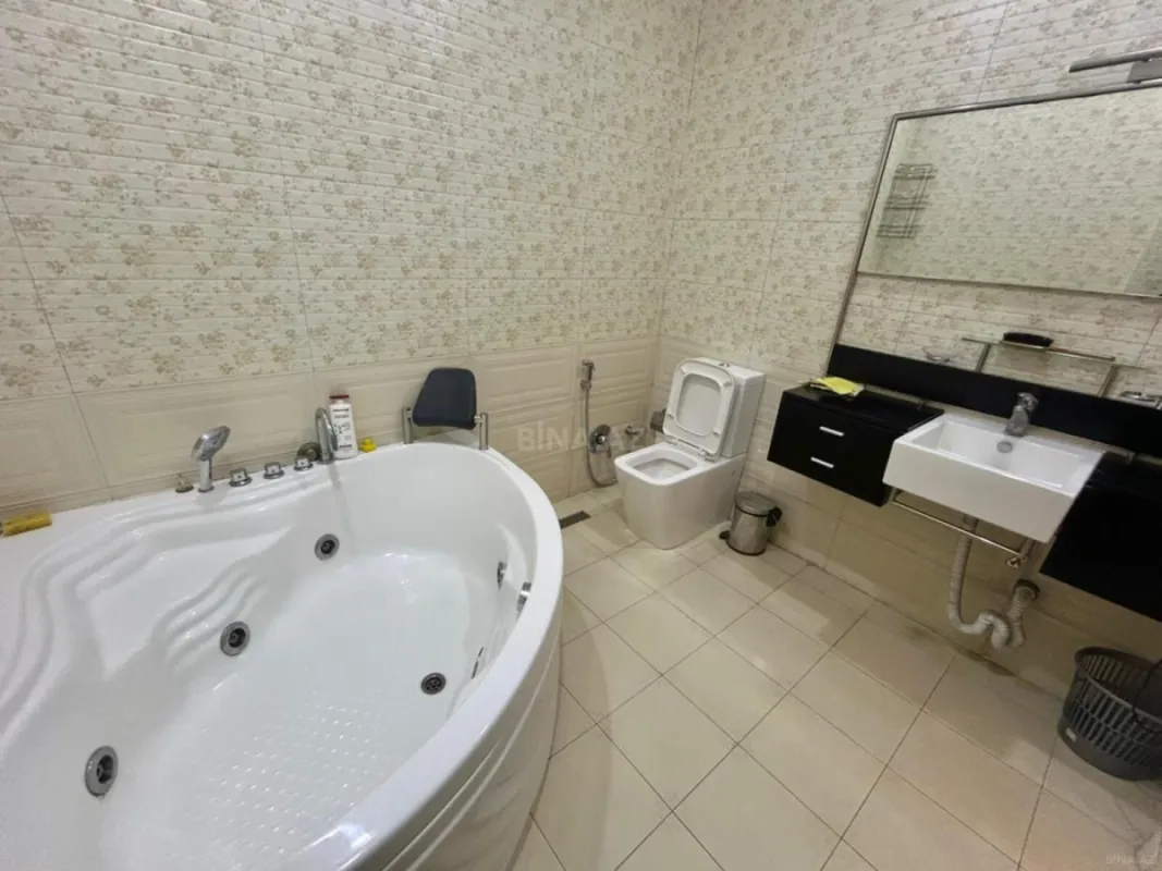 Kirayə verilir 3 otaqlı mənzil 150 m²