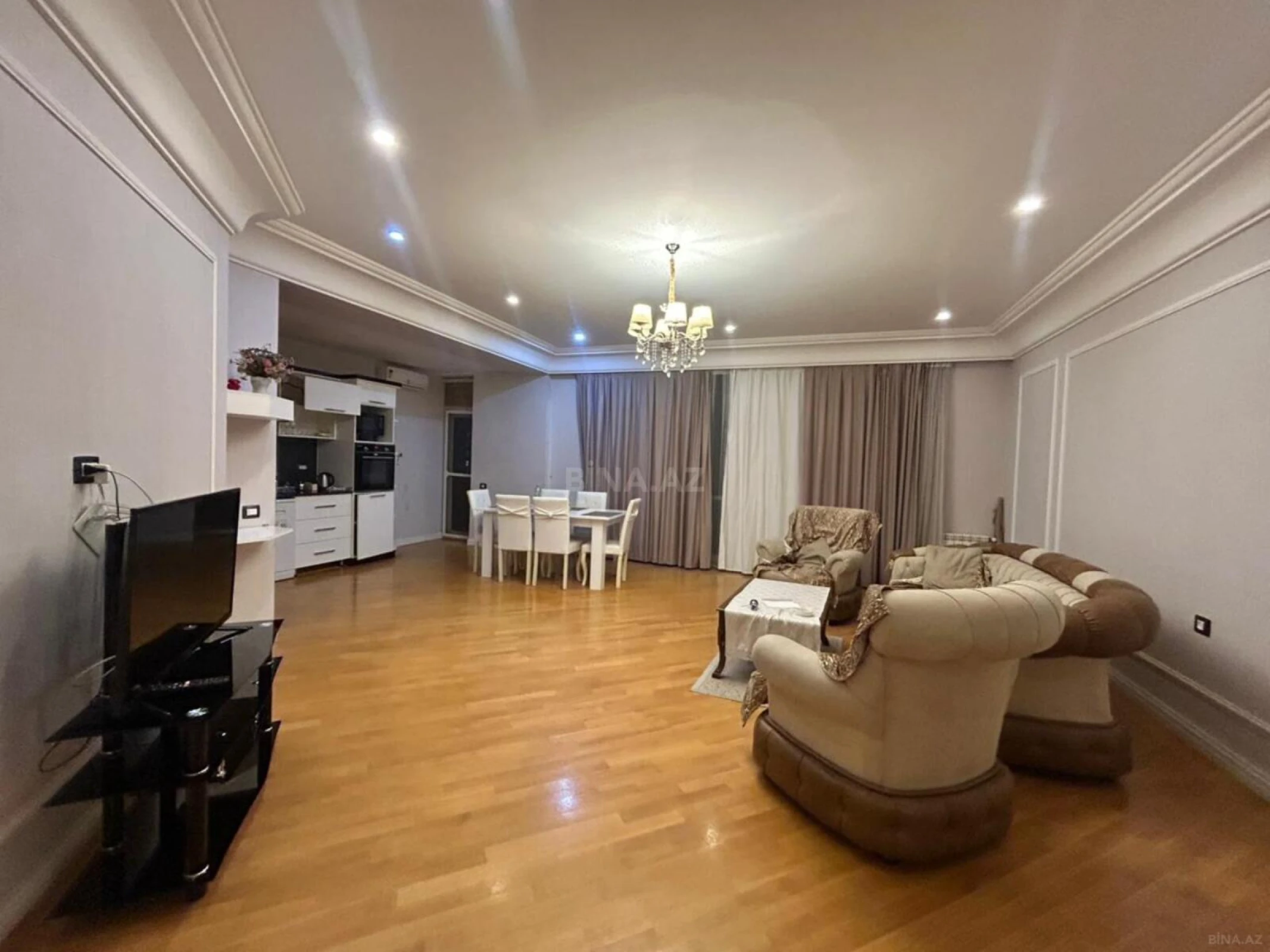 Kirayə verilir 3 otaqlı mənzil 150 m²