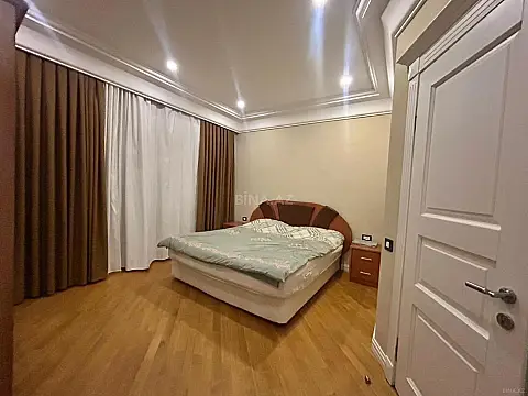 Kirayə verilir 3 otaqlı mənzil 150 m²
