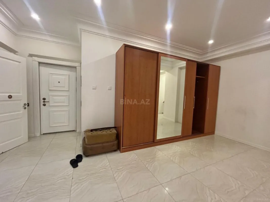 Kirayə verilir 3 otaqlı mənzil 150 m²