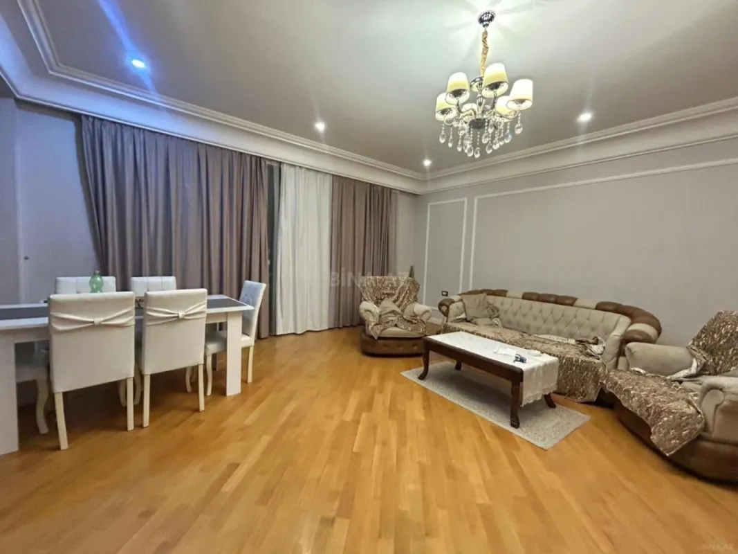 Kirayə verilir 3 otaqlı mənzil 150 m²