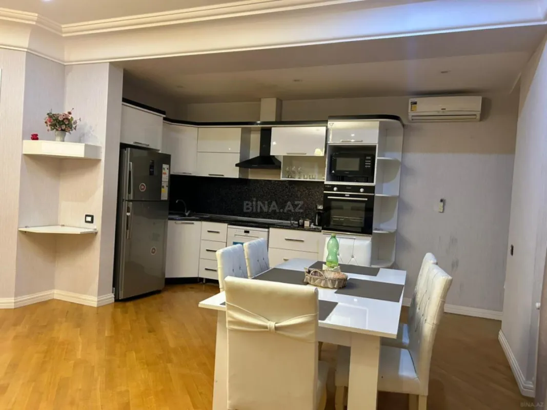 Kirayə verilir 3 otaqlı mənzil 150 m²