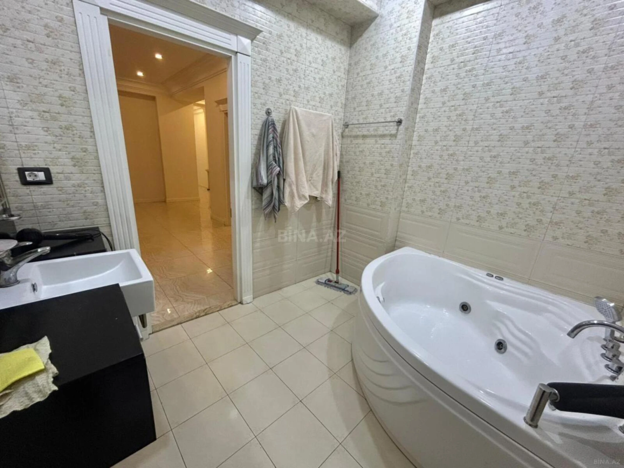 Kirayə verilir 3 otaqlı mənzil 150 m²