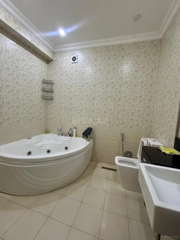 Kirayə verilir 3 otaqlı mənzil 150 m²