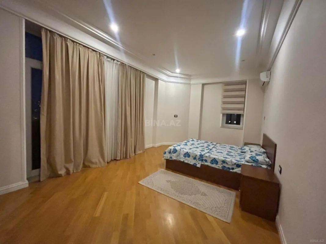 Kirayə verilir 3 otaqlı mənzil 150 m²