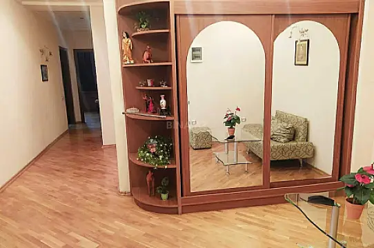 Kirayə verilir 3 otaqlı mənzil 145 m²