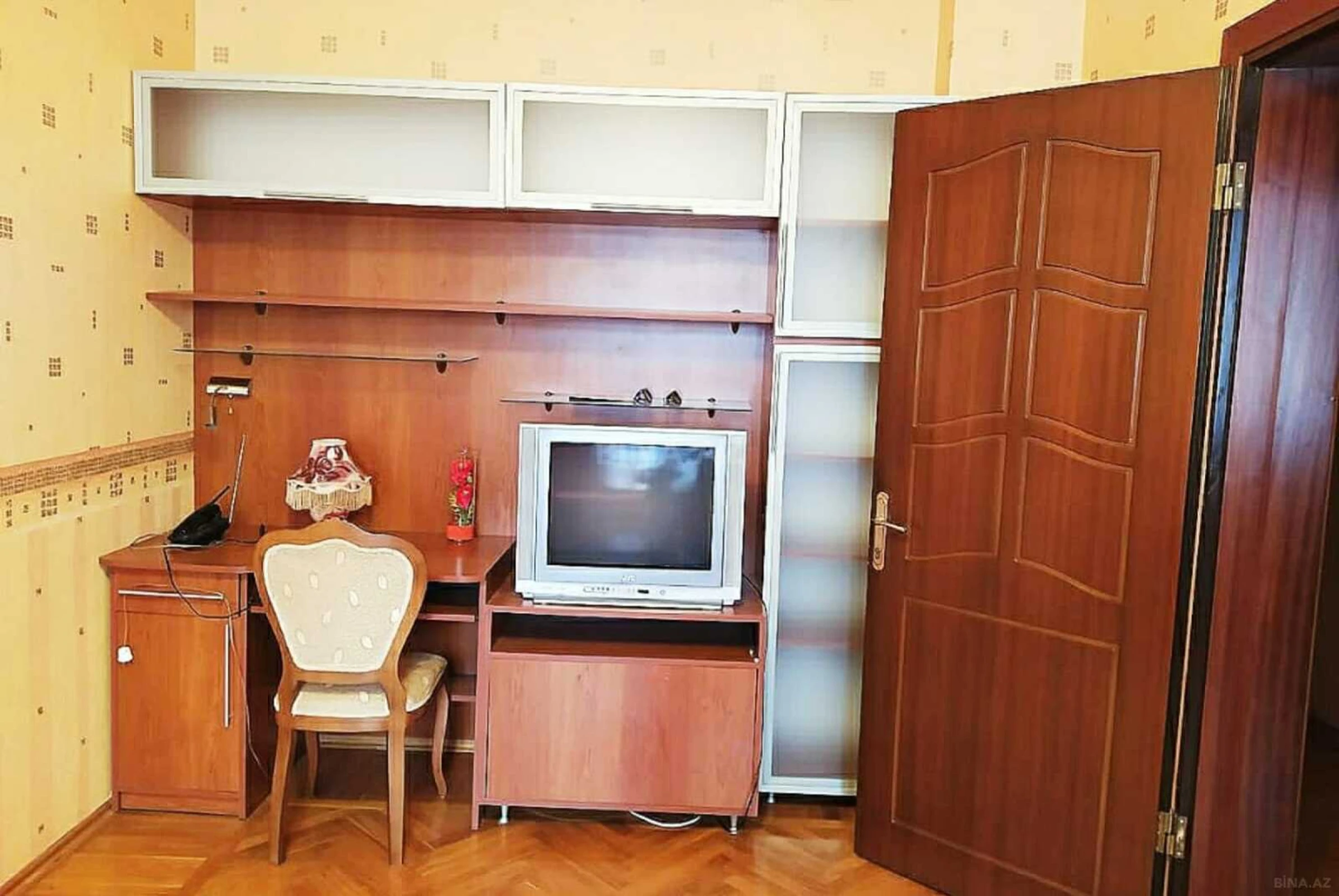 Kirayə verilir 3 otaqlı mənzil 145 m²