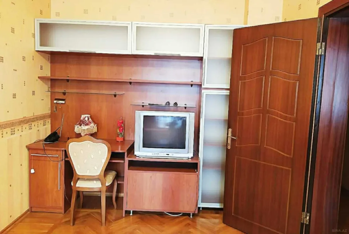 Kirayə verilir 3 otaqlı mənzil 145 m²