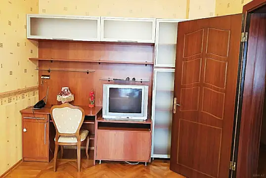 Kirayə verilir 3 otaqlı mənzil 145 m²
