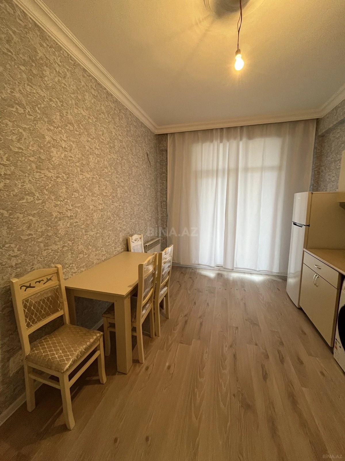 Kirayə verilir 2 otaqlı mənzil 100 m²