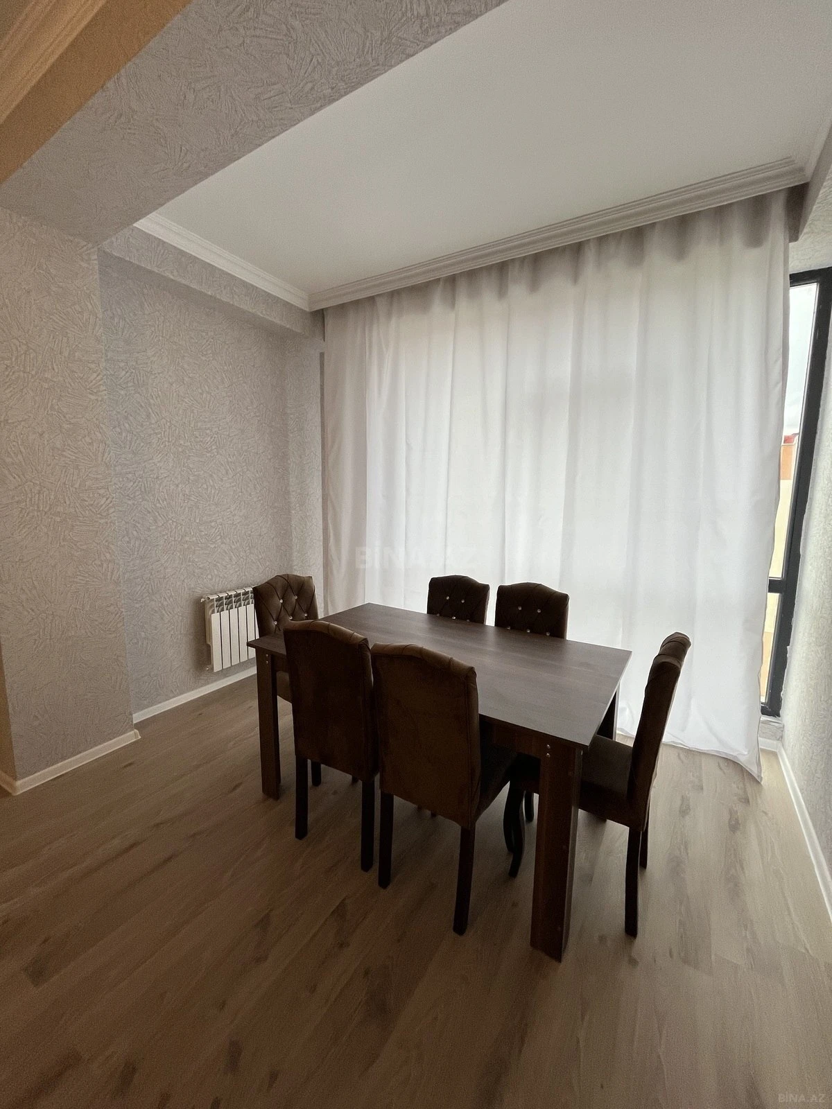 Kirayə verilir 2 otaqlı mənzil 100 m²