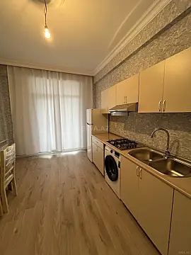 Kirayə verilir 2 otaqlı mənzil 100 m²
