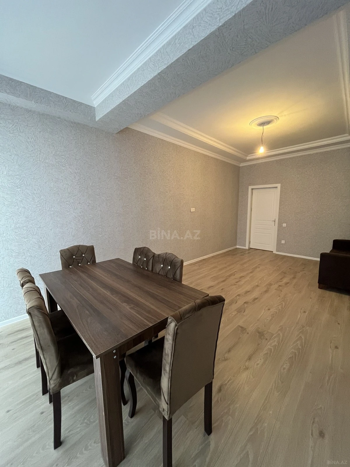 Kirayə verilir 2 otaqlı mənzil 100 m²