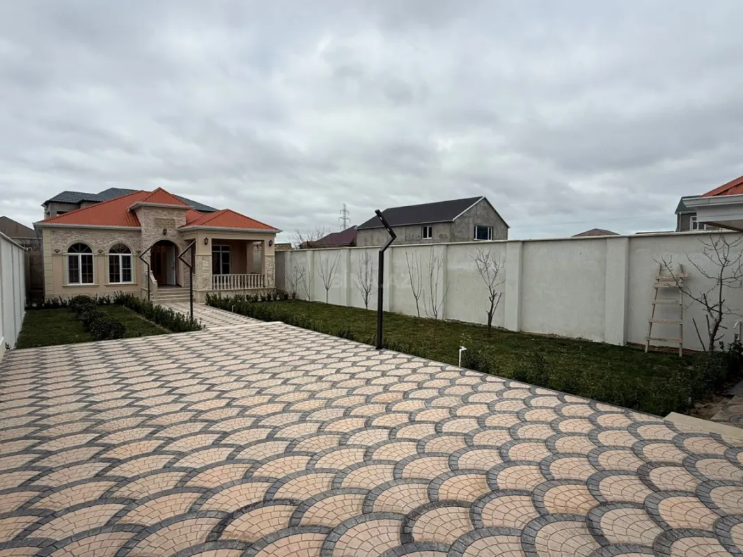 Satılır 4 otaqlı həyət evi 145 m²